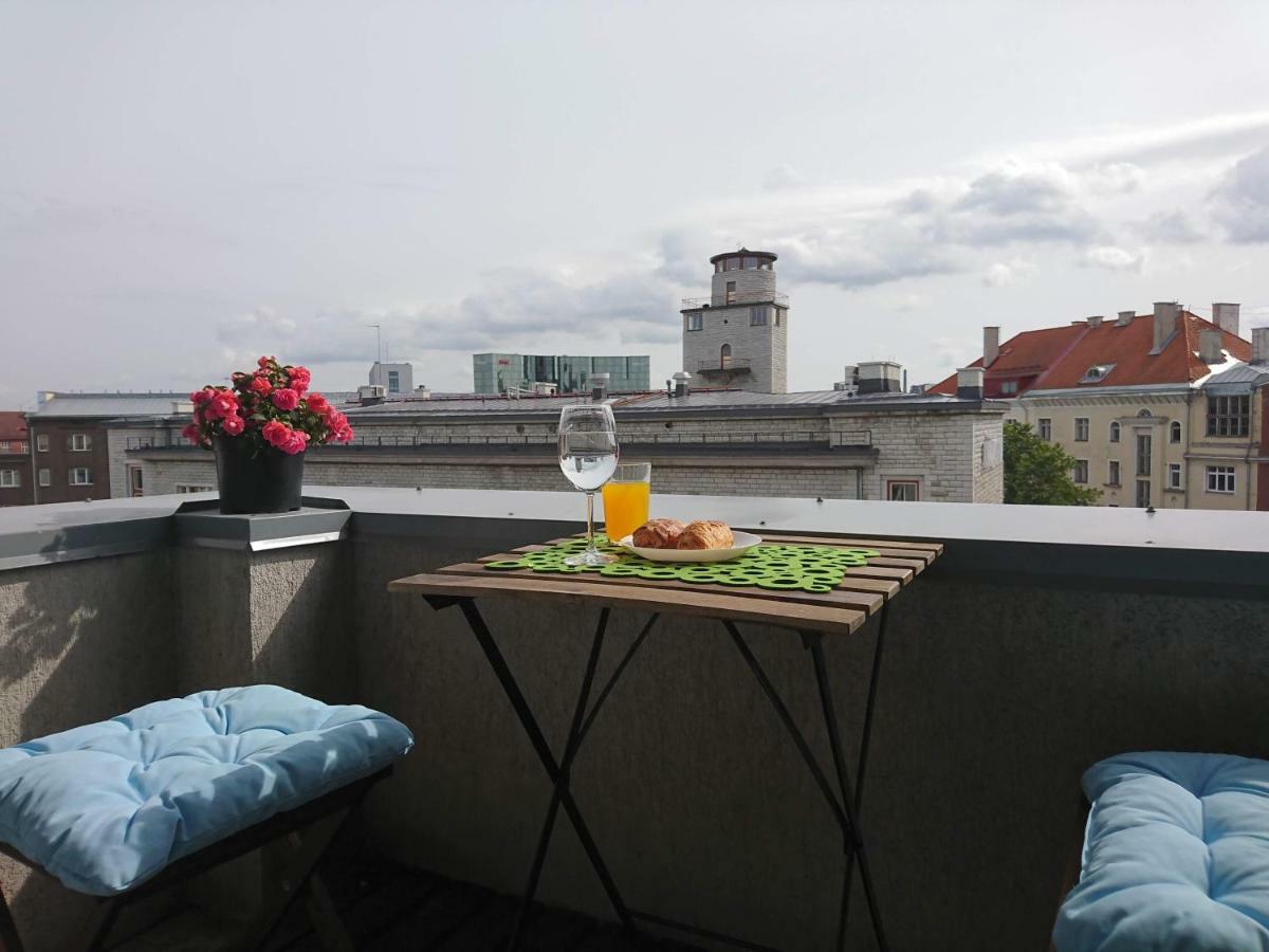City Center Raua Apartment With Balcony Tallinn Eksteriør bilde